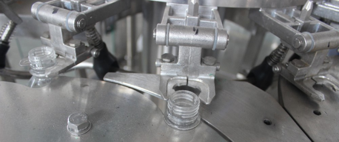 Lavage minéral/pur automatique de machine de remplissage de bouteilles de l'eau - remplissant - 3-In-1Unit de capsulage 4