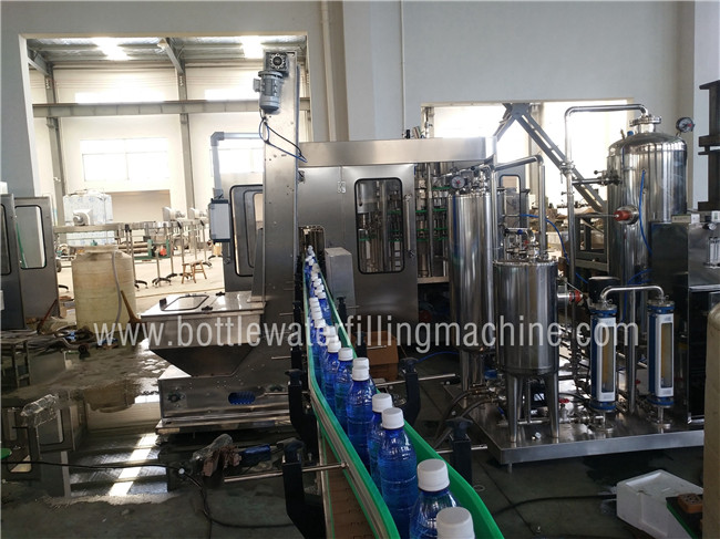Le GV de la CE a carbonaté la machine de remplissage de boissons/boisson non alcoolisée, usine de mise en bouteilles de l'eau de scintillement 0