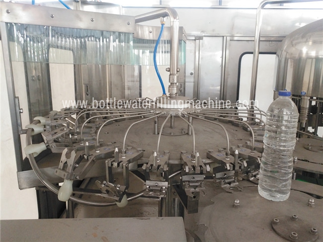 Machine de remplissage de bouteilles de l'eau de contrôle de PLC HMI pour la taille de la bouteille 250-2000ml 1