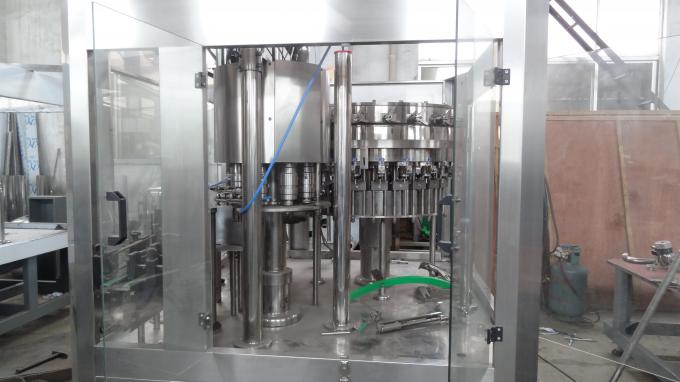 Machine de remplissage de bouteilles automatique pure d'acier inoxydable de l'eau 100 ml - 750 ml 0