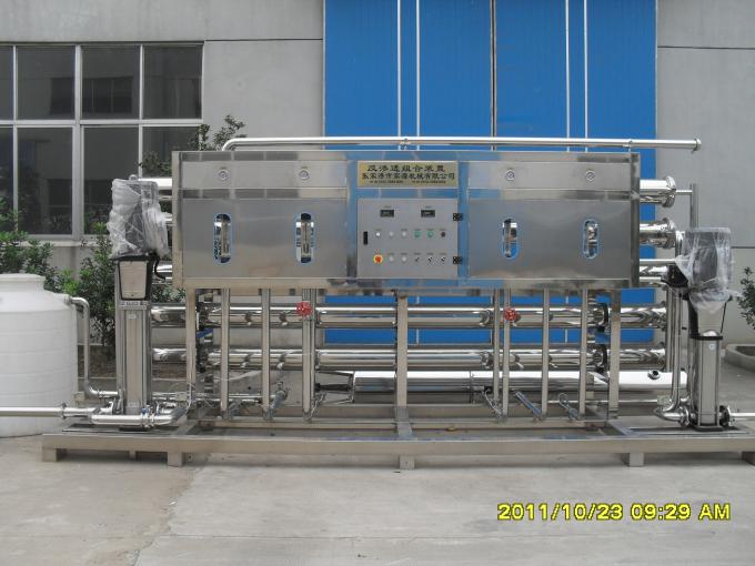 Machine complètement automatique d'épuration de l'eau de RO de blanc 10 tonnes pour le processus de l'eau 1