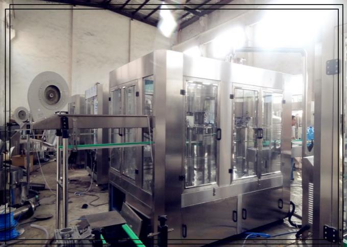 Le PLC commandent la machine de remplissage de jus de fruit pour le blanc argenté de l'usine SUS304 de boisson 1