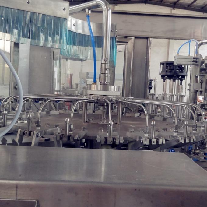 2016 nouvelles bières de distributeur automatique de conception/ont carbonaté la machine de remplissage de boisson pour la petite usine