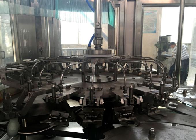 Machine de remplissage de bouteilles en plastique de l'eau de source pour la petite usine 0