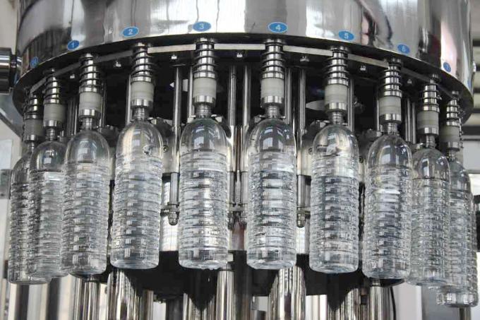 machine de remplissage de bouteilles liquide pure automatique de 3-In-1 Monoblock pour la production de jus de fruit 5