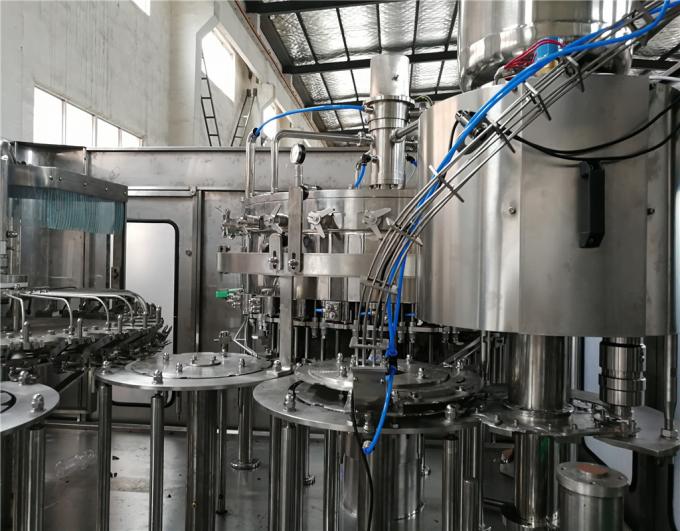 Machine de remplissage carbonatée de boissons de boisson non alcoolisée pour l'eau de gaz, étincelant l'eau, l'eau de seltz 1