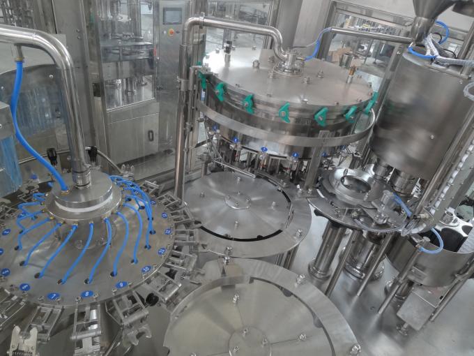 Machine de remplissage carbonatée automatique de boissons avec le bon service, machine de remplissage de soude 1