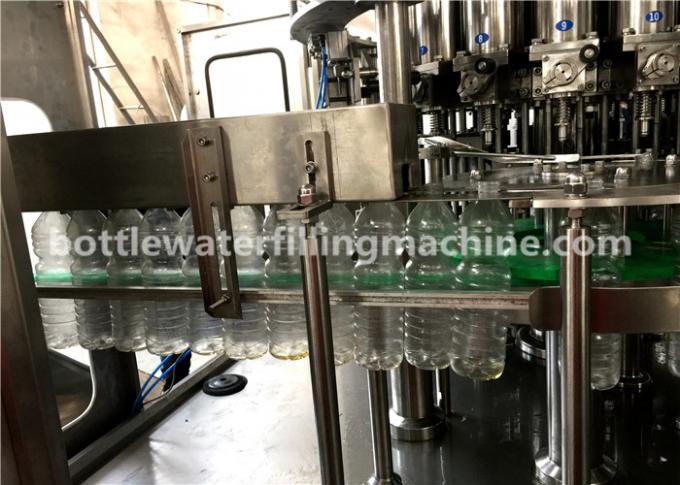 Capsulage automatique de bouteille d'animal familier et machine de remplissage d'huile de table 1900x1800x2200mm 2