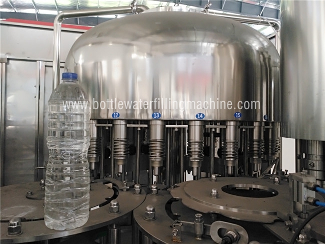 Petites machine de remplissage de bouteilles de l'eau CGF24-24-8/chaîne de production ultra-rapide 1