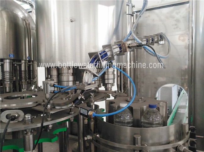 Petites machine de remplissage de bouteilles de l'eau CGF24-24-8/chaîne de production ultra-rapide 2
