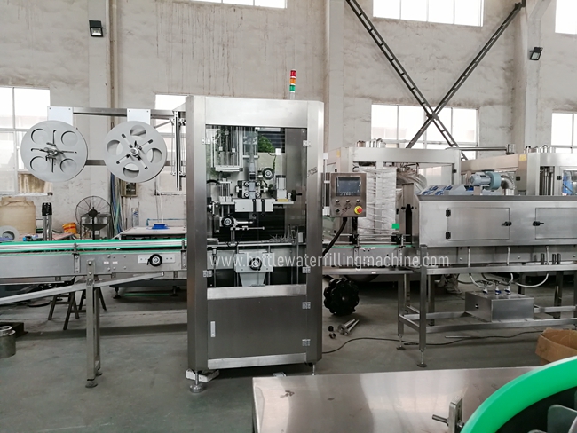 Machine de remplissage de bouteilles à grande vitesse de la gravité 500ml de 4000BPH Multihead 1