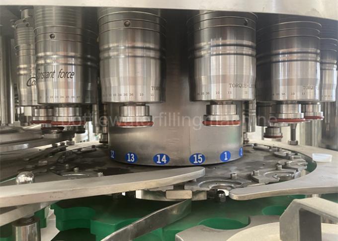 machine de remplissage de bouteilles de l'eau d'ANIMAL FAMILIER de 0.5L 24000BPH SS304 avec la transmission de vitesse 1