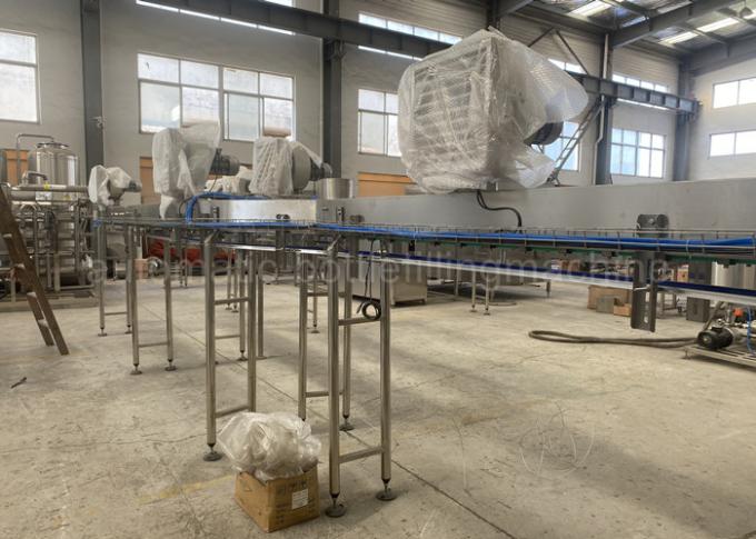 Bouteille d'eau 24000BPH minérale rinçant remplir couvrant 3 dans 1 machine, machine de remplissage emballée d'eau potable 0