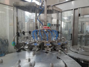Chine 3 dans 1 machine de remplissage de bouteilles de l'eau fournisseur