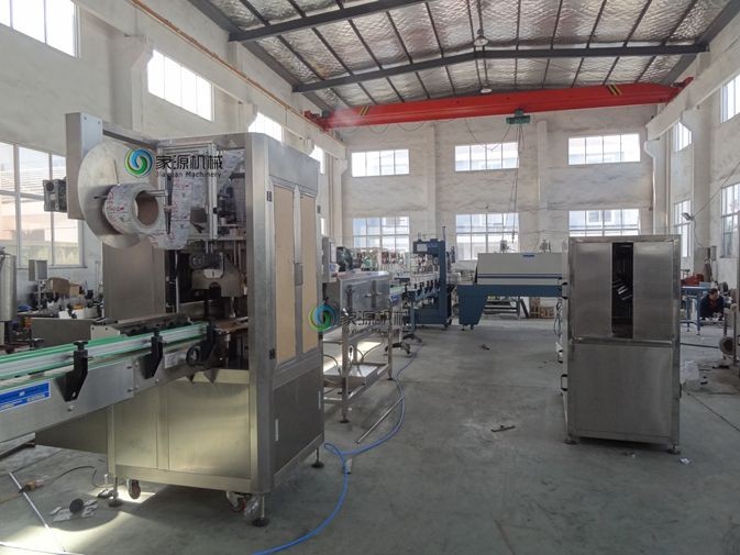 3Kw Curved Bottle Label Machine , Mineral Water Round Bottle Labeler Machines
