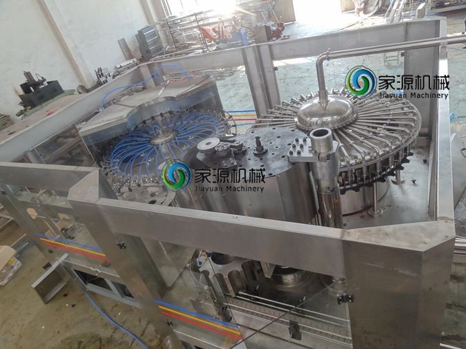 Puissance électrique de la machine de remplissage de bouteilles de l'eau 12000bph 8.7kw faisant la ligne 0
