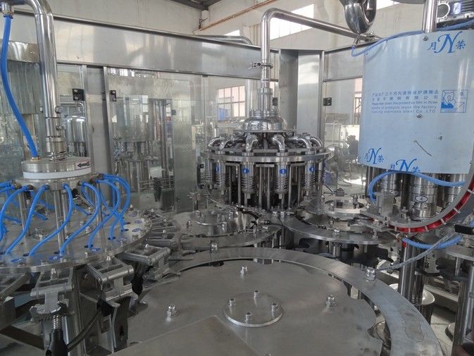 Contrôle en verre automatique de la machine de remplissage de bouteilles de 3000kg SUS304 3in1 6000bph PCl 1